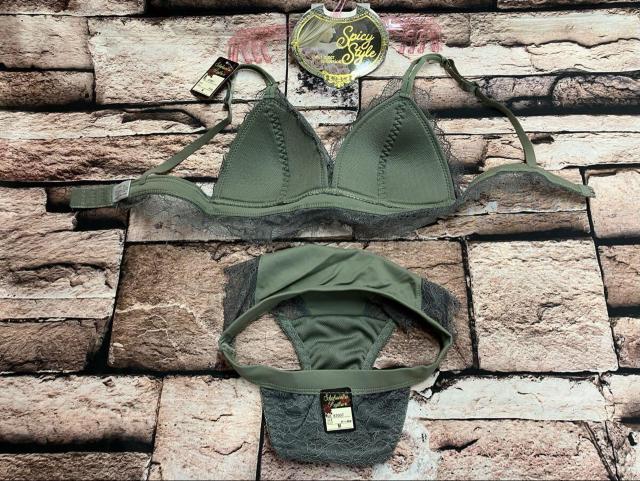 送料無料!綺麗で可愛い!アイラッシュ総レース使い!ノンワイヤーブラ1枚&ショーツ1枚(画像から)1セット《B》 < 女性ファッション 送料無料!綺麗で可愛い!アイラッシュ総レース使い!ノンワイヤーブラ1枚&ショーツ1枚(画像から)1セット《B》 < 女性ファッションの