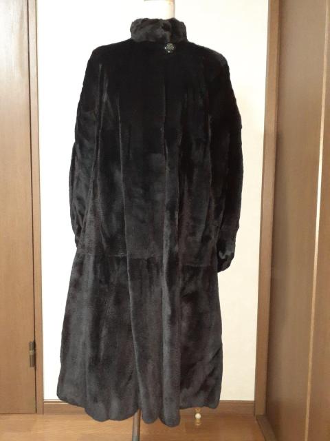 Etude 毛皮のコート 黒 < 女性ファッション Etude 毛皮のコート 黒 < 女性ファッションの
