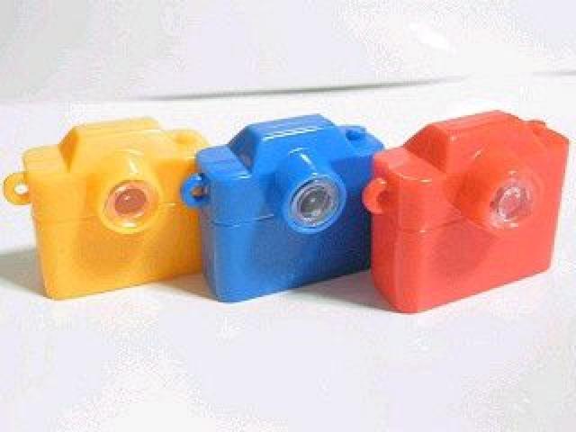 【キティ】可愛い♪画像コマ送り6種類 ミニチュアミニカメラ イエロー < おもちゃ 【キティ】可愛い♪画像コマ送り6種類 ミニチュアミニカメラ イエロー < おもちゃの