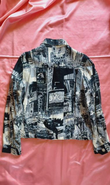 ★インポートU.S.A.★モノトーン白ホワイト黒ブラックグレーお洒落イラスト♪柔らか綿コットン長袖ジャケットGジャン < 女性ファッション  ★インポートU.S.A.★モノトーン白ホワイト黒ブラックグレーお洒落イラスト♪柔らか綿コットン長袖ジャケットGジャン < 女性ファッションの