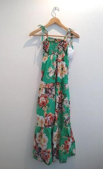 新品◆グリーン花柄 胸元ギャザー ロング マキシ フレア ワンピース < 女性ファッション  新品◆グリーン花柄 胸元ギャザー ロング マキシ フレア ワンピース < 女性ファッションの