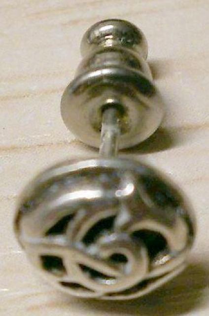 シルバーピアス ケルト装飾 1P 片耳 装飾美術 < 男性アクセサリー/時計  シルバーピアス ケルト装飾 1P 片耳 装飾美術  < 男性アクセサリー/時計の