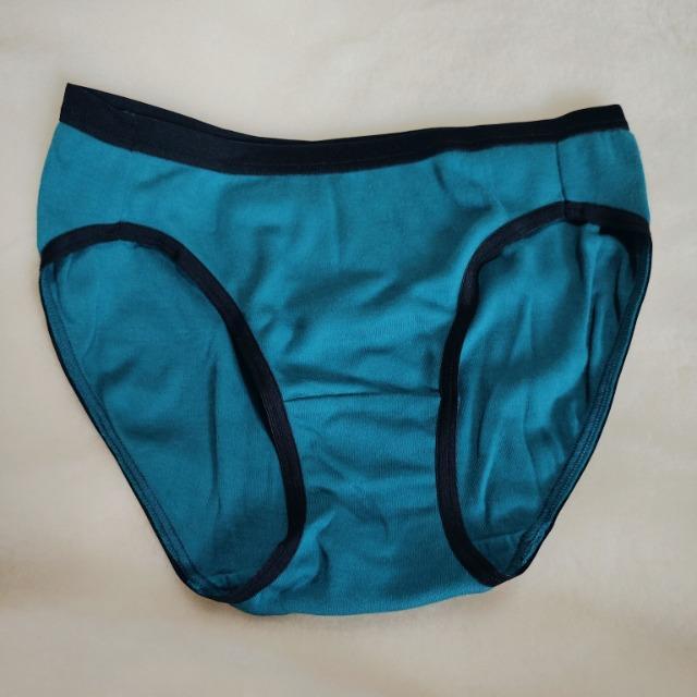 新品タグ付き Mサイズ エメラルドグリーン系 バックプリント < 女性ファッション  新品タグ付き Mサイズ エメラルドグリーン系 バックプリント  < 女性ファッションの