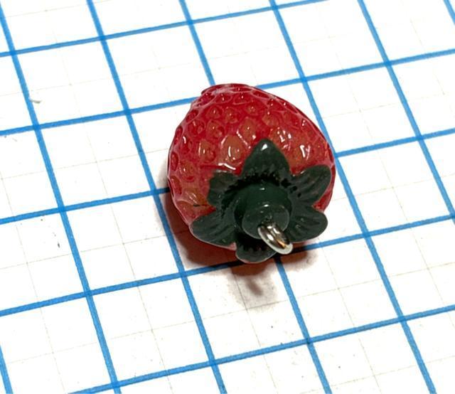 Y-016 立体の大きめイチゴのチャーム 1個 いちご 苺 3D◯ < ペット/手芸/園芸 Y-016 立体の大きめイチゴのチャーム 1個 いちご 苺 3D◯ < ペット/手芸/園芸の