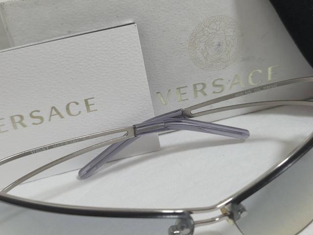 正規 ヴェルサーチ メデューサロゴ フレームレスサングラス 黒系青 メタルSV オープンカットレンズ グラマラスアイウェア 付属有 < ブランド 正規 ヴェルサーチ メデューサロゴ フレームレスサングラス 黒系青 メタルSV オープンカットレンズ グラマラスアイウェア 付属有 < ブランドの