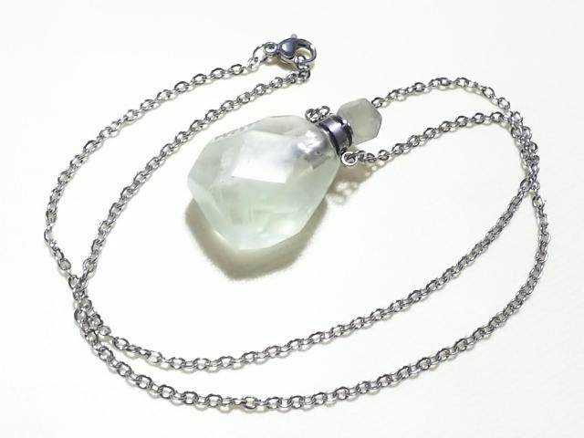 天然石★プレナイト 香水瓶 ペンダント < 女性アクセサリー/時計  天然石★プレナイト 香水瓶 ペンダント  < 女性アクセサリー/時計の