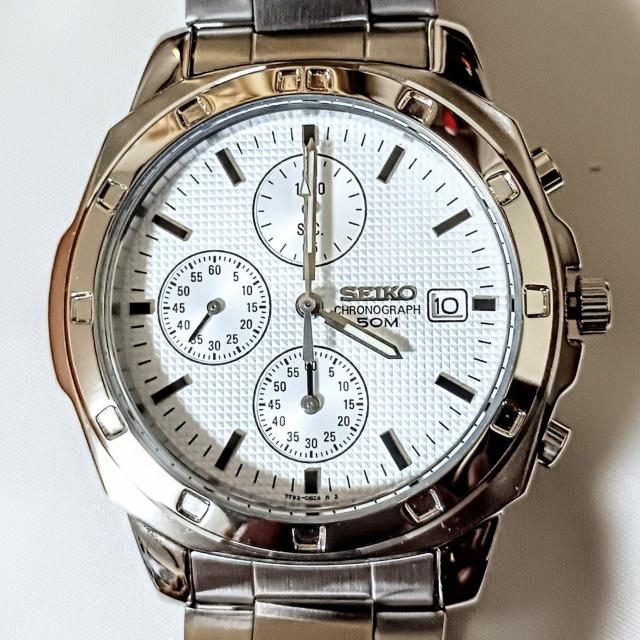 新品未使用セイコークロノグラフ クオーツ メンズ腕時計ホワイトカラー正規品 < 男性アクセサリー/時計 新品未使用セイコークロノグラフ クオーツ メンズ腕時計ホワイトカラー正規品 < 男性アクセサリー/時計の
