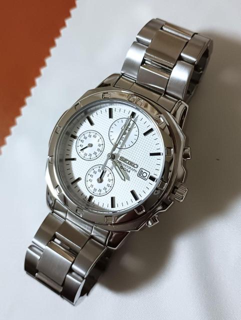 新品未使用セイコークロノグラフ クオーツ メンズ腕時計ホワイトカラー正規品 < 男性アクセサリー/時計 新品未使用セイコークロノグラフ クオーツ メンズ腕時計ホワイトカラー正規品 < 男性アクセサリー/時計の