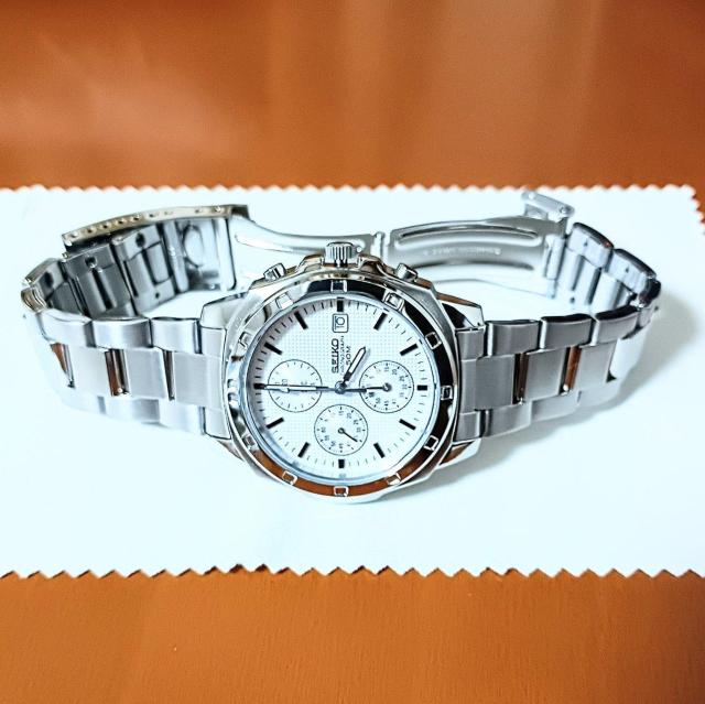 新品未使用セイコークロノグラフ クオーツ メンズ腕時計ホワイトカラー正規品 < 男性アクセサリー/時計 新品未使用セイコークロノグラフ クオーツ メンズ腕時計ホワイトカラー正規品 < 男性アクセサリー/時計の