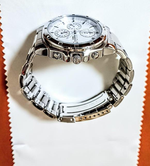 新品未使用セイコークロノグラフ クオーツ メンズ腕時計ホワイトカラー正規品 < 男性アクセサリー/時計 新品未使用セイコークロノグラフ クオーツ メンズ腕時計ホワイトカラー正規品 < 男性アクセサリー/時計の