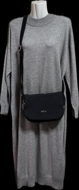 感謝を込めて★Kipling (キプリング) ショルダーバッグブラック 軽量 モンキーチャーム付&ニットワンピ★1000円スタート < ブランド 感謝を込めて★Kipling (キプリング) ショルダーバッグブラック 軽量 モンキーチャーム付&ニットワンピ★1000円スタート < ブランドの