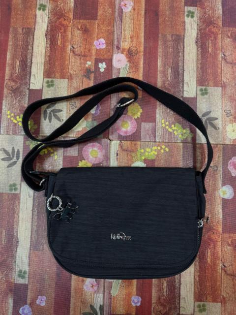 感謝を込めて★Kipling (キプリング) ショルダーバッグブラック 軽量 モンキーチャーム付&ニットワンピ★1000円スタート < ブランド 感謝を込めて★Kipling (キプリング) ショルダーバッグブラック 軽量 モンキーチャーム付&ニットワンピ★1000円スタート < ブランドの