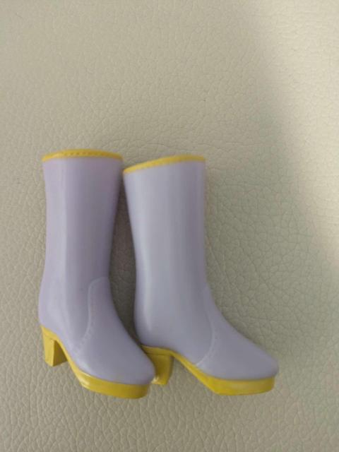 ドール用ブーツ ラベンダー×イエロー ヒール付き 人形アウトフィット小物 靴 < おもちゃ ドール用ブーツ ラベンダー×イエロー ヒール付き 人形アウトフィット小物 靴 < おもちゃの