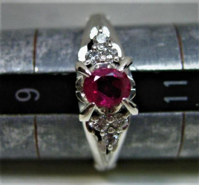 Pt900 プラチナ リング 指輪 ルビー0.35ct ダイヤ0.10ct < 女性アクセサリー/時計  Pt900 プラチナ リング 指輪 ルビー0.35ct ダイヤ0.10ct < 女性アクセサリー/時計の