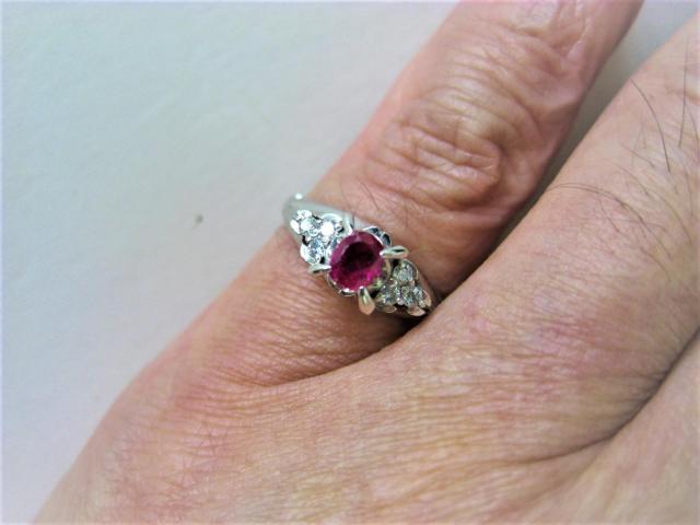 Pt900 プラチナ リング 指輪 ルビー0.35ct ダイヤ0.10ct < 女性アクセサリー/時計  Pt900 プラチナ リング 指輪 ルビー0.35ct ダイヤ0.10ct < 女性アクセサリー/時計の