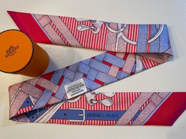 新品同様 HERMES エルメス トゥイリー スカーフ 正規品 < ブランド  新品同様 HERMES エルメス トゥイリー スカーフ 正規品  < ブランドの