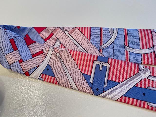 新品同様 HERMES エルメス トゥイリー スカーフ 正規品 < ブランド  新品同様 HERMES エルメス トゥイリー スカーフ 正規品 < ブランドの