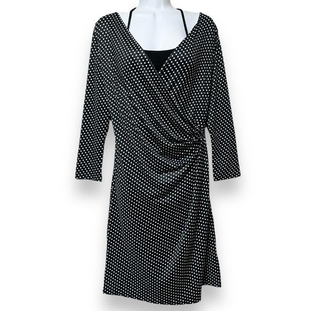 【新品/ellerie】胸元カシュクールドット柄ワンピース < ブランド  【新品/ellerie】胸元カシュクールドット柄ワンピース < ブランドの