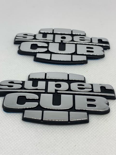 スーパーカブ エンブレム 左右セット ドレスアップ デコ CUB アクセサリー 昭和レトロ < 自動車/バイク スーパーカブ エンブレム 左右セット ドレスアップ デコ CUB アクセサリー 昭和レトロ < 自動車/バイク