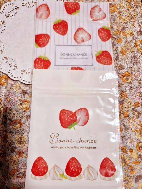 お裾分け☆苺柄ジップバック2枚☆ < インテリア/ライフ お裾分け☆苺柄ジップバック2枚☆ < インテリア/ライフの