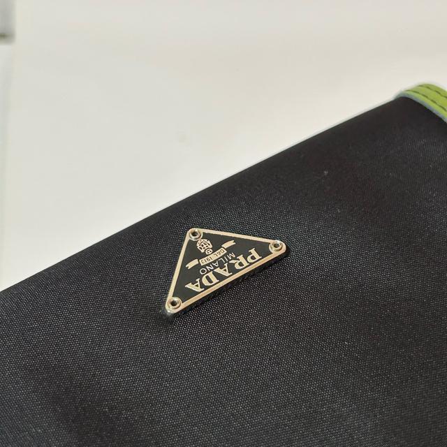 美品 PRADA プラダ テスートナイロン レザー リボン 三つ折り 財布 札入れ 小銭入れ カード入れ ブラック < ブランド 美品 PRADA プラダ テスートナイロン レザー リボン 三つ折り 財布 札入れ 小銭入れ カード入れ ブラック < ブランドの