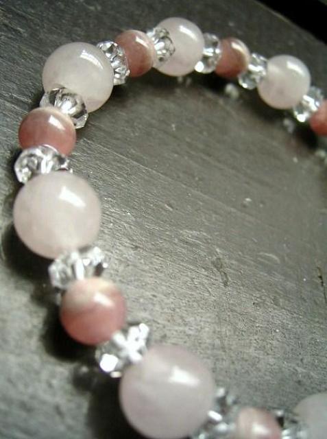 ローズクォーツxインカローズxカット水晶ブレスレット < 女性アクセサリー/時計  ローズクォーツxインカローズxカット水晶ブレスレット < 女性アクセサリー/時計の