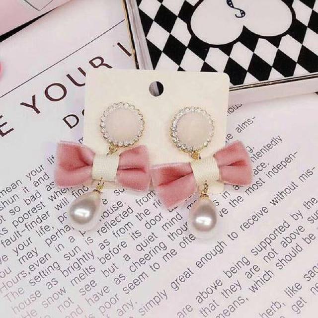 新品アンティーク調可愛いリボンゆらゆらドロップパールピアス < 女性アクセサリー/時計 新品アンティーク調可愛いリボンゆらゆらドロップパールピアス < 女性アクセサリー/時計の