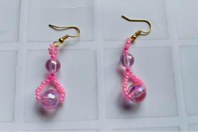 a207 ガラスビーズオシャレピアス ピンク < 女性アクセサリー/時計  a207 ガラスビーズオシャレピアス ピンク < 女性アクセサリー/時計の