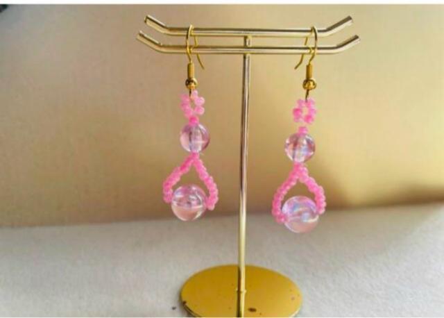 a207 ガラスビーズオシャレピアス ピンク < 女性アクセサリー/時計  a207 ガラスビーズオシャレピアス ピンク < 女性アクセサリー/時計の