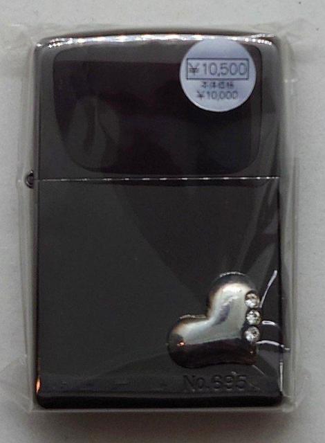 ZIPPO★限定品★ブラックメタルカラー★シリアルナンバー入★ハートレリーフ★ラインストーン入★ストラップ付★新品未使用★送料無料 < 男性ファッション ZIPPO★限定品★ブラックメタルカラー★シリアルナンバー入★ハートレリーフ★ラインストーン入★ストラップ付★新品未使用★送料無料 < 男性ファッションの