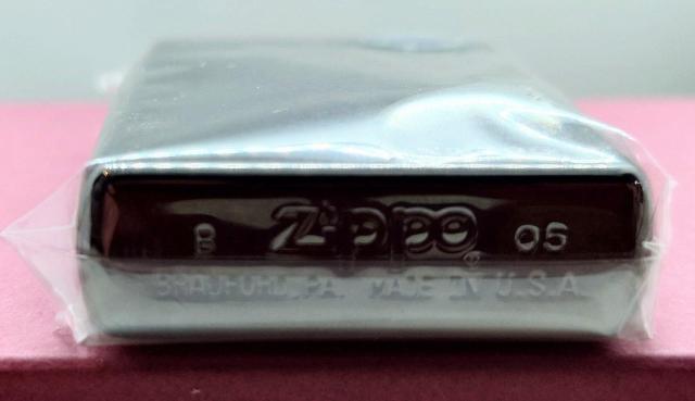 ZIPPO★限定品★ブラックメタルカラー★シリアルナンバー入★ハートレリーフ★ラインストーン入★ストラップ付★新品未使用★送料無料 < 男性ファッション ZIPPO★限定品★ブラックメタルカラー★シリアルナンバー入★ハートレリーフ★ラインストーン入★ストラップ付★新品未使用★送料無料 < 男性ファッションの