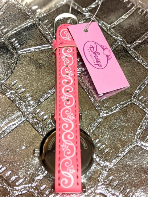 新品 ベル 美女と野獣 腕時計 ディズニー レディース ウオッチ < 男性アクセサリー/時計  新品 ベル 美女と野獣 腕時計 ディズニー レディース ウオッチ < 男性アクセサリー/時計の