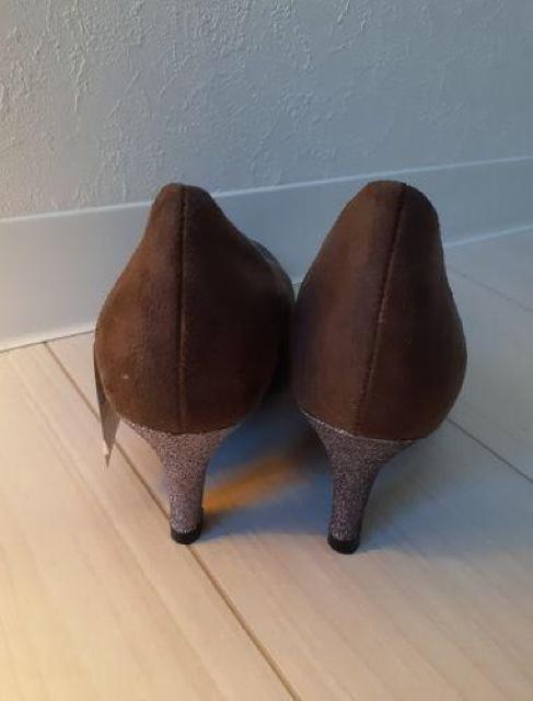 新品■CHARKIES チャーキーズ◆つま先ヒールラメ ブラウンベロア 2トーン パンプス◆23cm < 女性ファッション  新品■CHARKIES チャーキーズ◆つま先ヒールラメ ブラウンベロア 2トーン パンプス◆23cm < 女性ファッションの