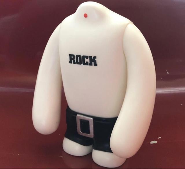 《ROCK HARD》フィギュア ロックハード デザイナーズトイ スワッガー ストリート系 ナイトレイド ヴィンテージ 裏原系トイ < ホビー  《ROCK HARD》フィギュア ロックハード デザイナーズトイ スワッガー ストリート系 ナイトレイド ヴィンテージ 裏原系トイ  < ホビーの