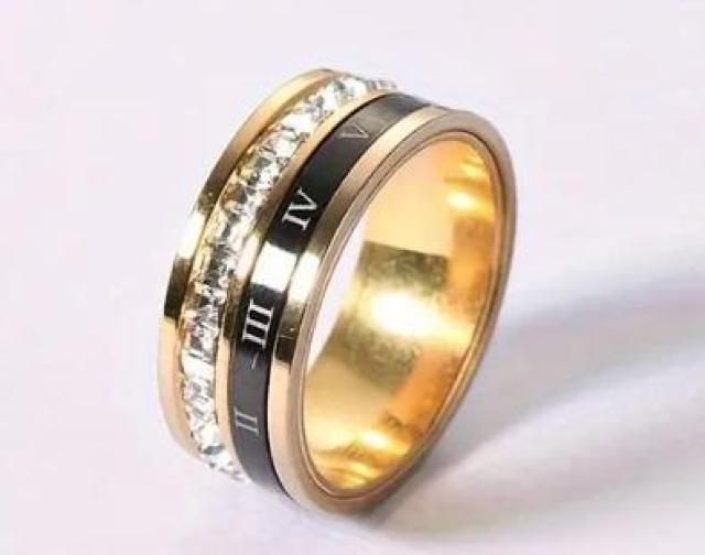 爆ヤス価格590円★【人気の選択】ラインストーンインレイ付きステンレススチールリング USAサイズ6号(日本サイズ11)ゴールド < 女性アクセサリー/時計 爆ヤス価格590円★【人気の選択】ラインストーンインレイ付きステンレススチールリング USAサイズ6号(日本サイズ11)ゴールド < 女性アクセサリー/時計の