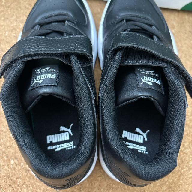 新品未使用21cm プーマPUMA スニーカー 黒 .15 < キッズ/ベビー  新品未使用21cm プーマPUMA スニーカー 黒 .15 < キッズ/ベビーの