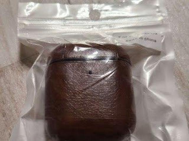 AirPods 1世代 2世代 ケース レザー カラビナ エアーポッズ 保護ケース レザー調 ダークブラウン < 家電/AV AirPods 1世代 2世代 ケース レザー カラビナ エアーポッズ 保護ケース レザー調 ダークブラウン < 家電/AVの