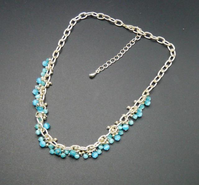 新品 アンティーク調 水色系ボールストーン ネックレス < 女性アクセサリー/時計 新品 アンティーク調 水色系ボールストーン ネックレス < 女性アクセサリー/時計の