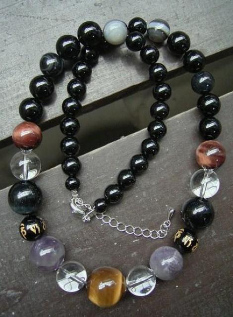 タイガーアイx観音真言彫オニキスxアメジストネックレス < 女性アクセサリー/時計 タイガーアイx観音真言彫オニキスxアメジストネックレス < 女性アクセサリー/時計の