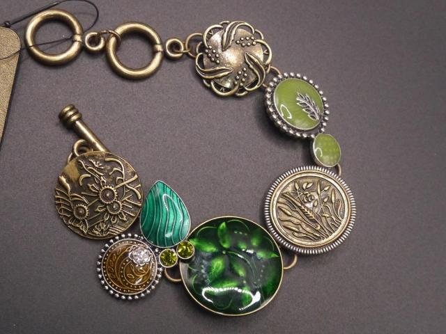 新品summoningゴスロリ姫系アンティーク調緑葉ブレスレット < 女性アクセサリー/時計 新品summoningゴスロリ姫系アンティーク調緑葉ブレスレット < 女性アクセサリー/時計の