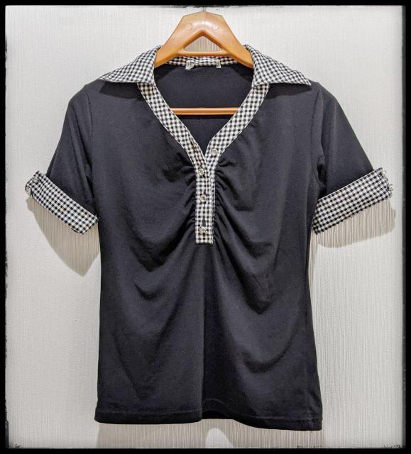 ★Tシャツ★半袖★ポロシャツ★黒★Mサイズ同等★襟付き★部屋着★まとめ買い歓迎★サイズ札・ブランド名札無しです★ < 女性ファッション  ★Tシャツ★半袖★ポロシャツ★黒★Mサイズ同等★襟付き★部屋着★まとめ買い歓迎★サイズ札・ブランド名札無しです★ < 女性ファッションの