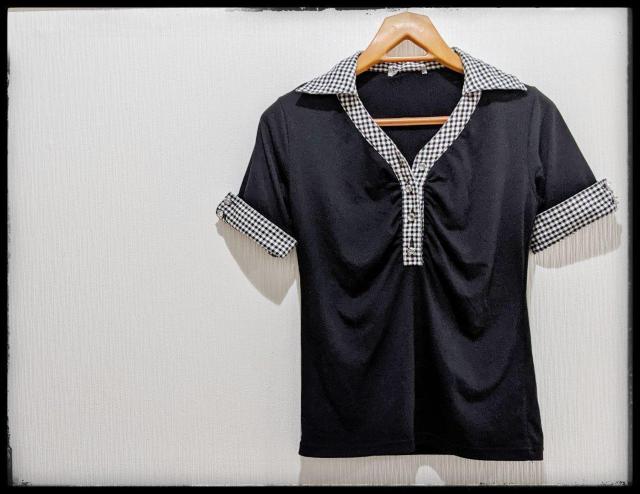 ★Tシャツ★半袖★ポロシャツ★黒★Mサイズ同等★襟付き★部屋着★まとめ買い歓迎★サイズ札・ブランド名札無しです★ < 女性ファッション  ★Tシャツ★半袖★ポロシャツ★黒★Mサイズ同等★襟付き★部屋着★まとめ買い歓迎★サイズ札・ブランド名札無しです★ < 女性ファッションの