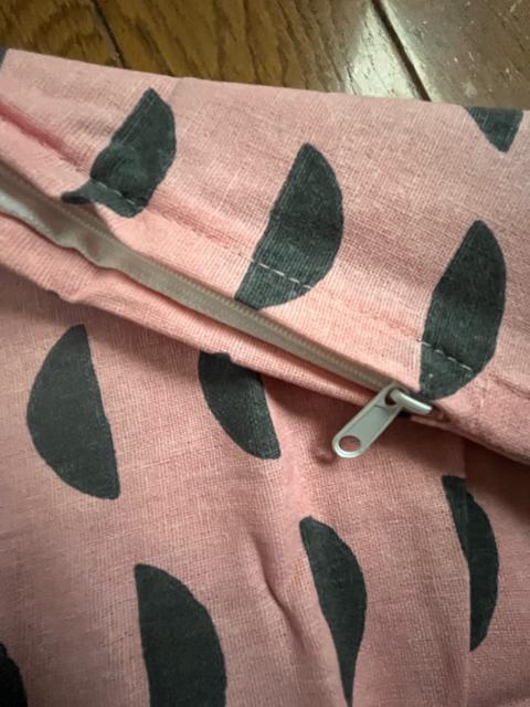 クッションカバー!2枚セット!45×45センチ!新品!ファスナー式!愛らしく!温かみあるピンク色合い! < インテリア/ライフ  クッションカバー!2枚セット!45×45センチ!新品!ファスナー式!愛らしく!温かみあるピンク色合い! < インテリア/ライフの