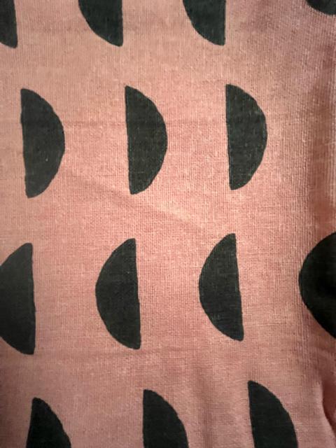 クッションカバー!2枚セット!45×45センチ!新品!ファスナー式!愛らしく!温かみあるピンク色合い! < インテリア/ライフ  クッションカバー!2枚セット!45×45センチ!新品!ファスナー式!愛らしく!温かみあるピンク色合い! < インテリア/ライフの