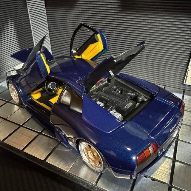 ホットウィール 1/18 ランボルギーニ ムルシエラゴ(カスタム仕様) < ホビー  ホットウィール 1/18 ランボルギーニ ムルシエラゴ(カスタム仕様) < ホビーの