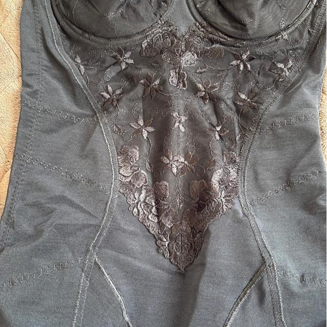 タンス整理品 衣類 おまとめOK ホームクリーニング済み ボディスーツ おっきめ ブラック C85LL < 女性ファッション  タンス整理品 衣類 おまとめOK ホームクリーニング済み ボディスーツ おっきめ ブラック C85LL < 女性ファッションの