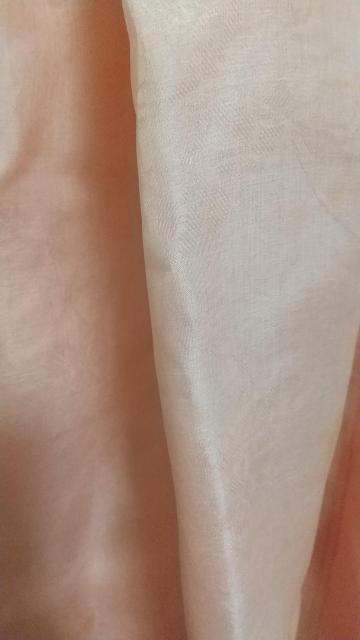 淡いオレンジ色のシルク製のチマ チマチョゴリ 韓服 < 女性ファッション 淡いオレンジ色のシルク製のチマ チマチョゴリ 韓服 < 女性ファッションの