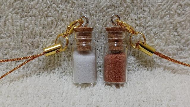 ヨルダンの砂&クエートの砂 ミニボトルストラッブゴールド < 女性ファッション ヨルダンの砂&クエートの砂 ミニボトルストラッブゴールド < 女性ファッションの