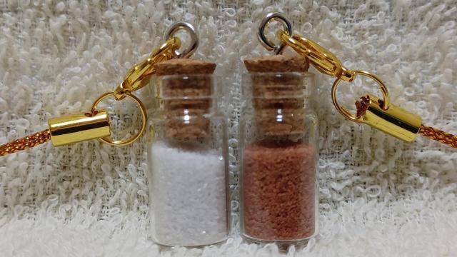 ヨルダンの砂&クエートの砂 ミニボトルストラッブゴールド < 女性ファッション ヨルダンの砂&クエートの砂 ミニボトルストラッブゴールド < 女性ファッションの