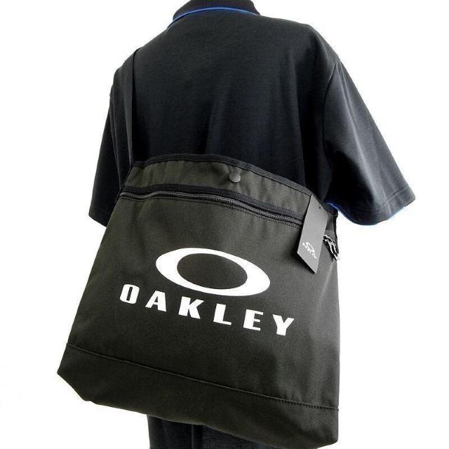 @OAKLEY オークリー ロゴ入り ショルダーバッグ メッセンジャーバッグ ブラック 新品 < ブランド @OAKLEY オークリー ロゴ入り ショルダーバッグ メッセンジャーバッグ ブラック 新品 < ブランドの